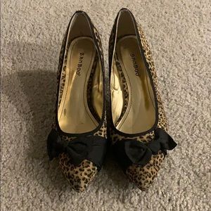 Leopard print pumps with cute bow